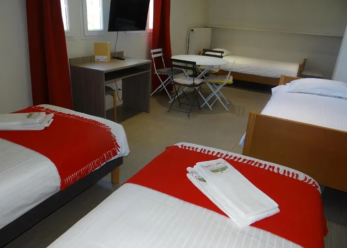 Bon Pasteur فندق أنجير