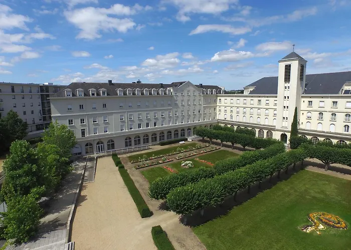 Bon Pasteur فندق أنجير