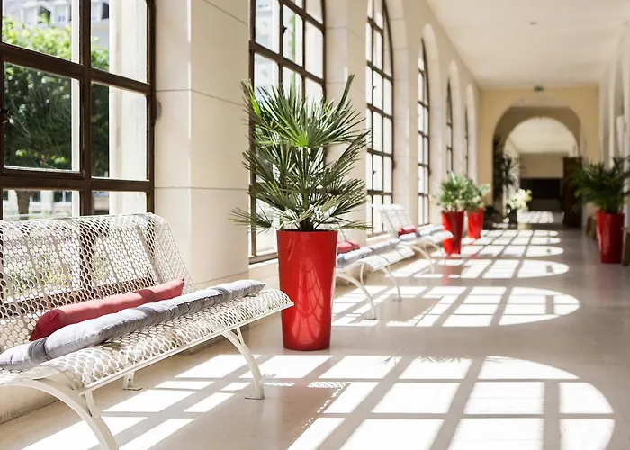 Bon Pasteur فندق أنجير